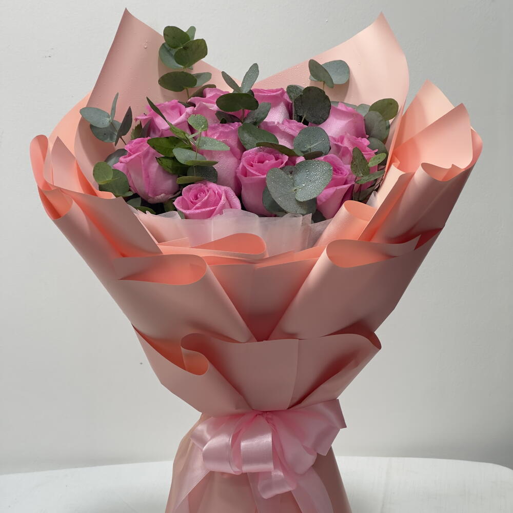 Pink Grace – 11 Rose Bouquet