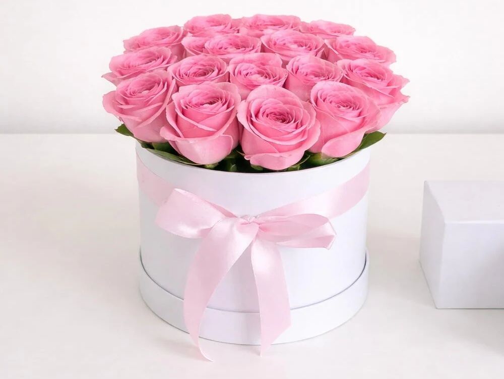 31 Pink Flower Gift Box