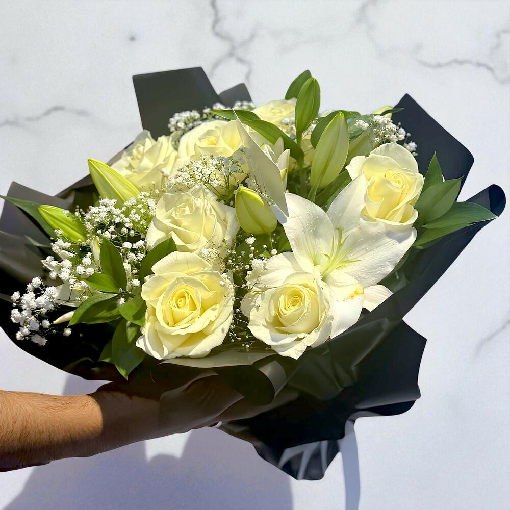 Rose n lilly in white