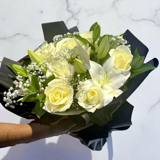Rose n lilly in white