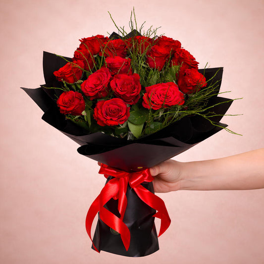 Romantic Night: 15 Long Stem Red Roses with Vaccinium Bouquet