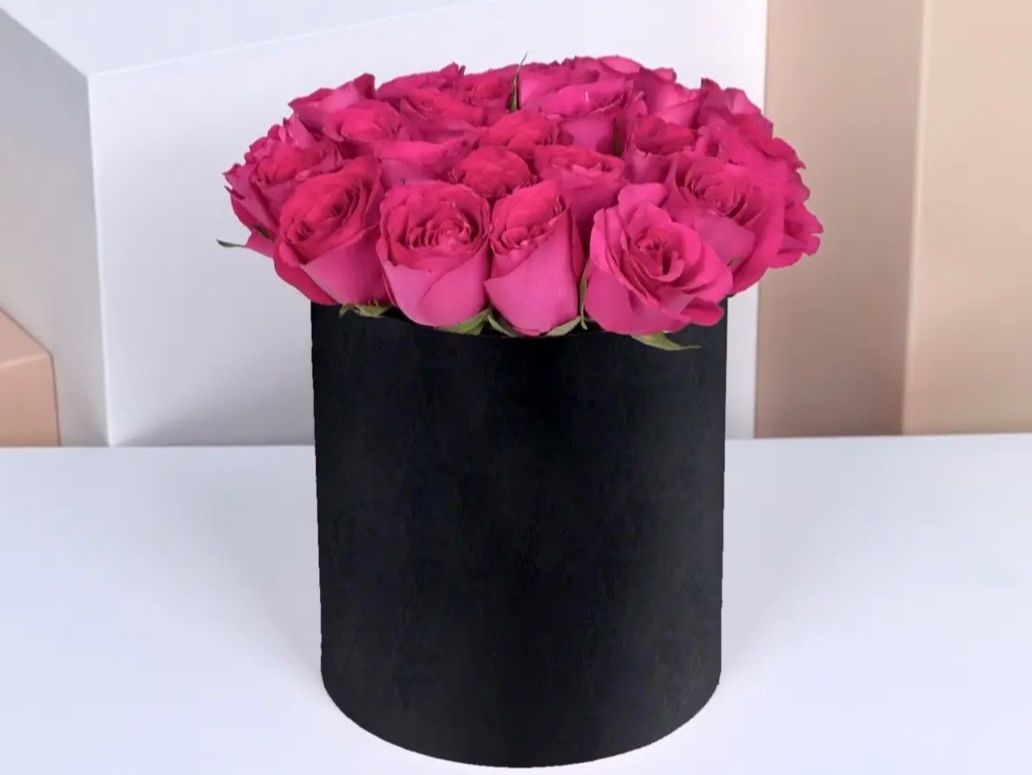 Black Box With 20 Fuchsia Roses