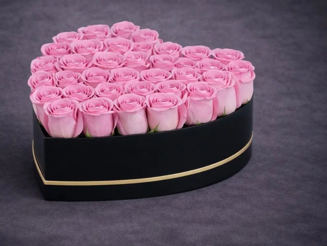 Soft Romance - 51 Pink Rose Heart Box