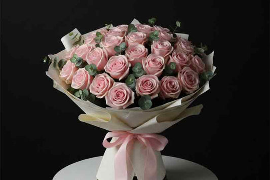 Valentines Gentle lovers Kiss Bouquet